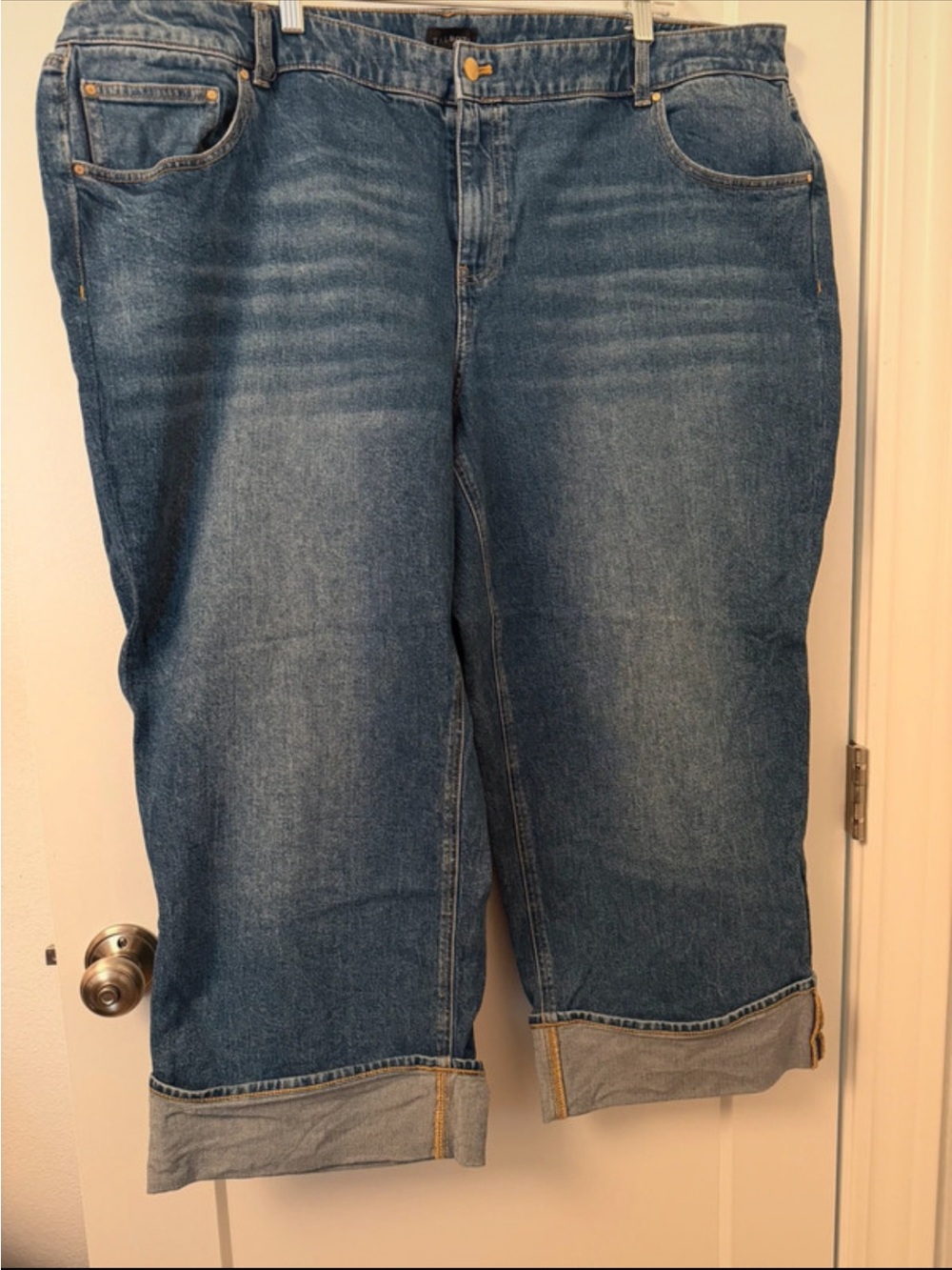 Talbots Women's Medium Blue Relaxed Cuffed Jeans